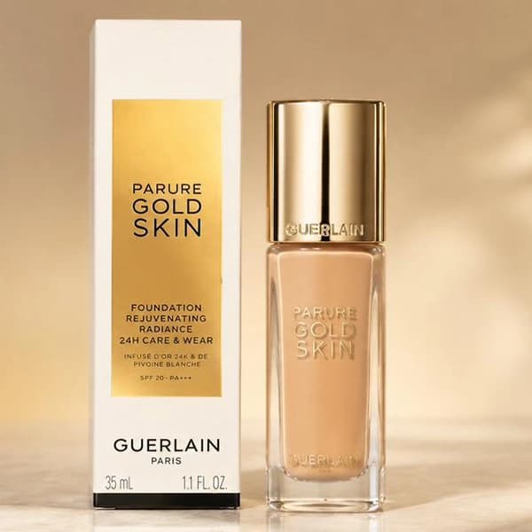 کرم پودر جوانساز و درخشان‌کننده گرلن پارور گلد اسکین (Guerlain Parure Gold Skin Foundation) — تصویر ۳
