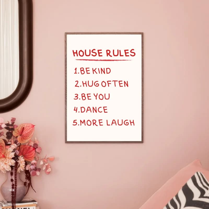تابلو دکوراتیو فانتزی نوشته House Rules قرمز — تصویر ۲