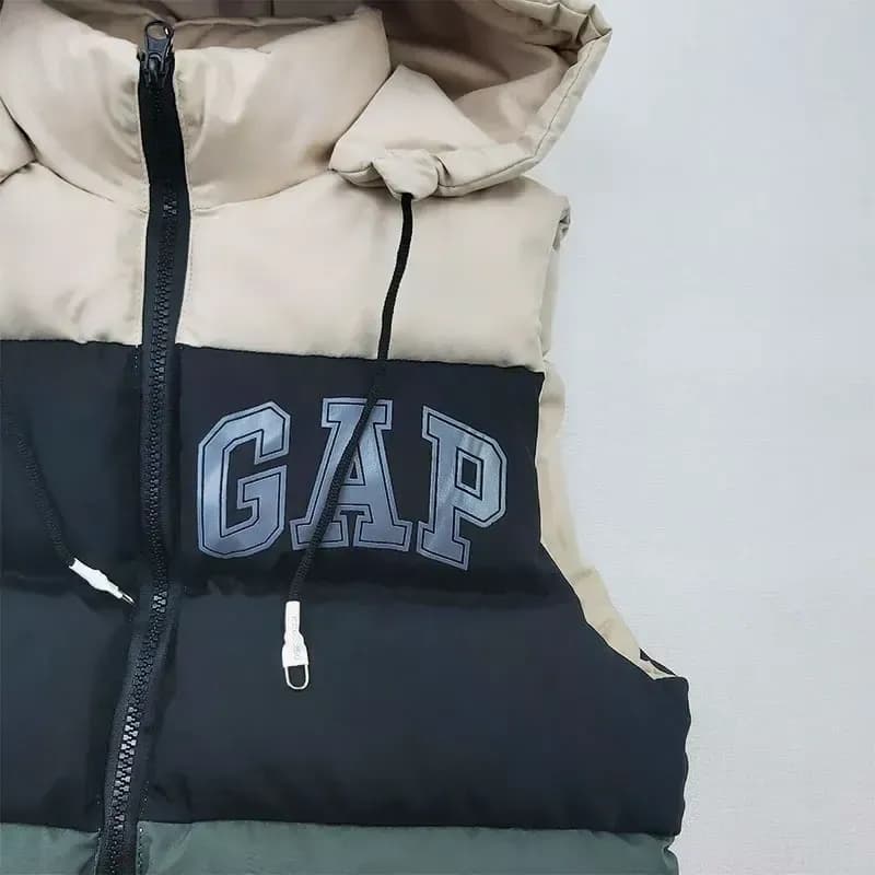 پافر پسرانه GAP طوسی شمعی سه رنگ جیبدار — تصویر ۳
