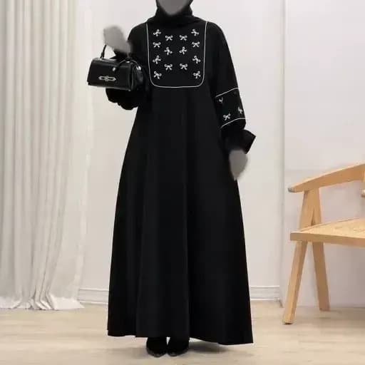 عبا گلدوزی پاپیونی الیزه مشکی مناسب شیردهی — تصویر ۱۰