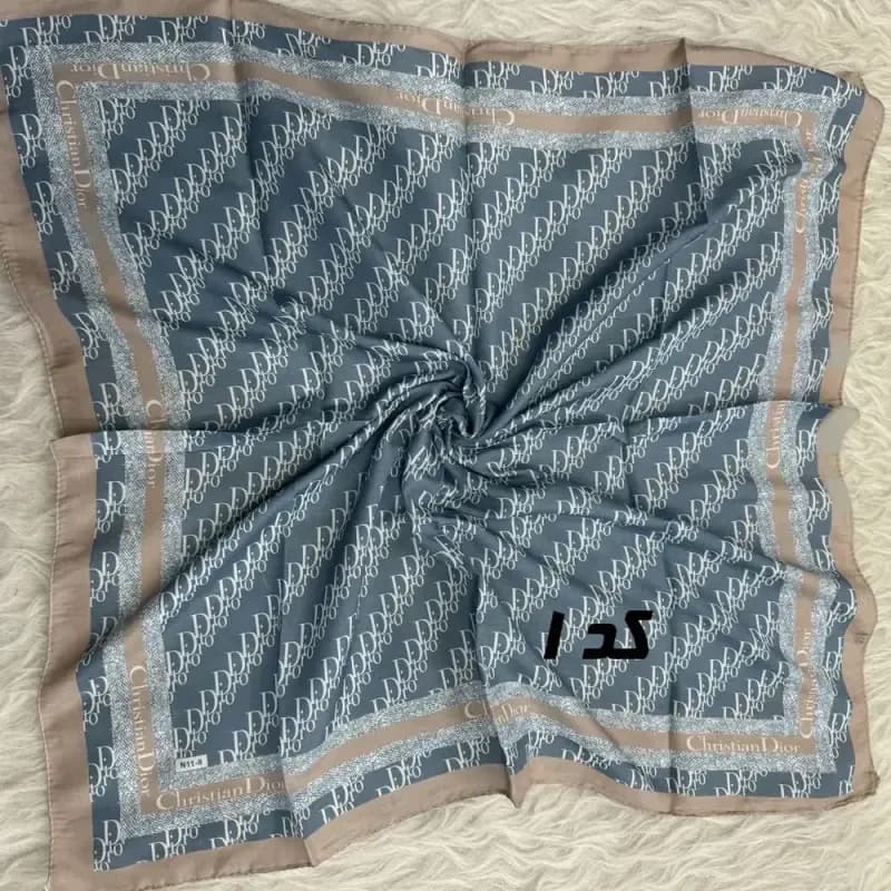 مینی اسکارف آبی نخ طرحبندی قواره 65×65 مناسب استفاده روزمره — تصویر ۷