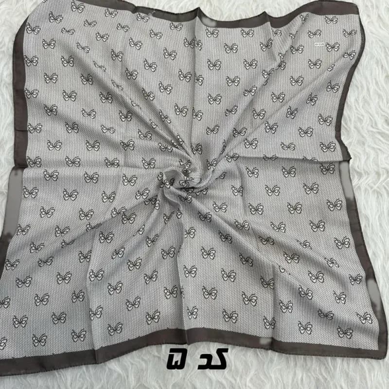 مینی اسکارف قهوهای نخ طرحبندی 65×65 سانتیمتر بدون آبرفت و رنگ رفت — تصویر ۲