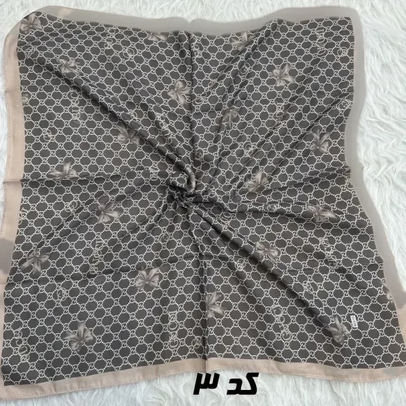 مینی اسکارف قهوهای نخ طرحبندی 65×65 سانتیمتر بدون آبرفت و رنگ رفت — تصویر ۴