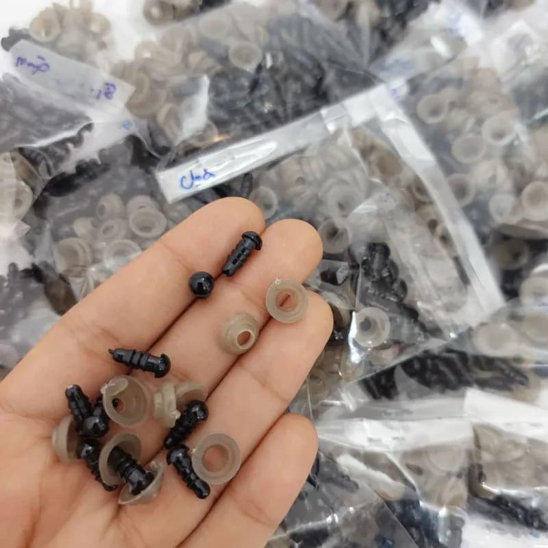 چشم واشردار مشکی خارجی سایز 5 میل عمده (100جفتی)