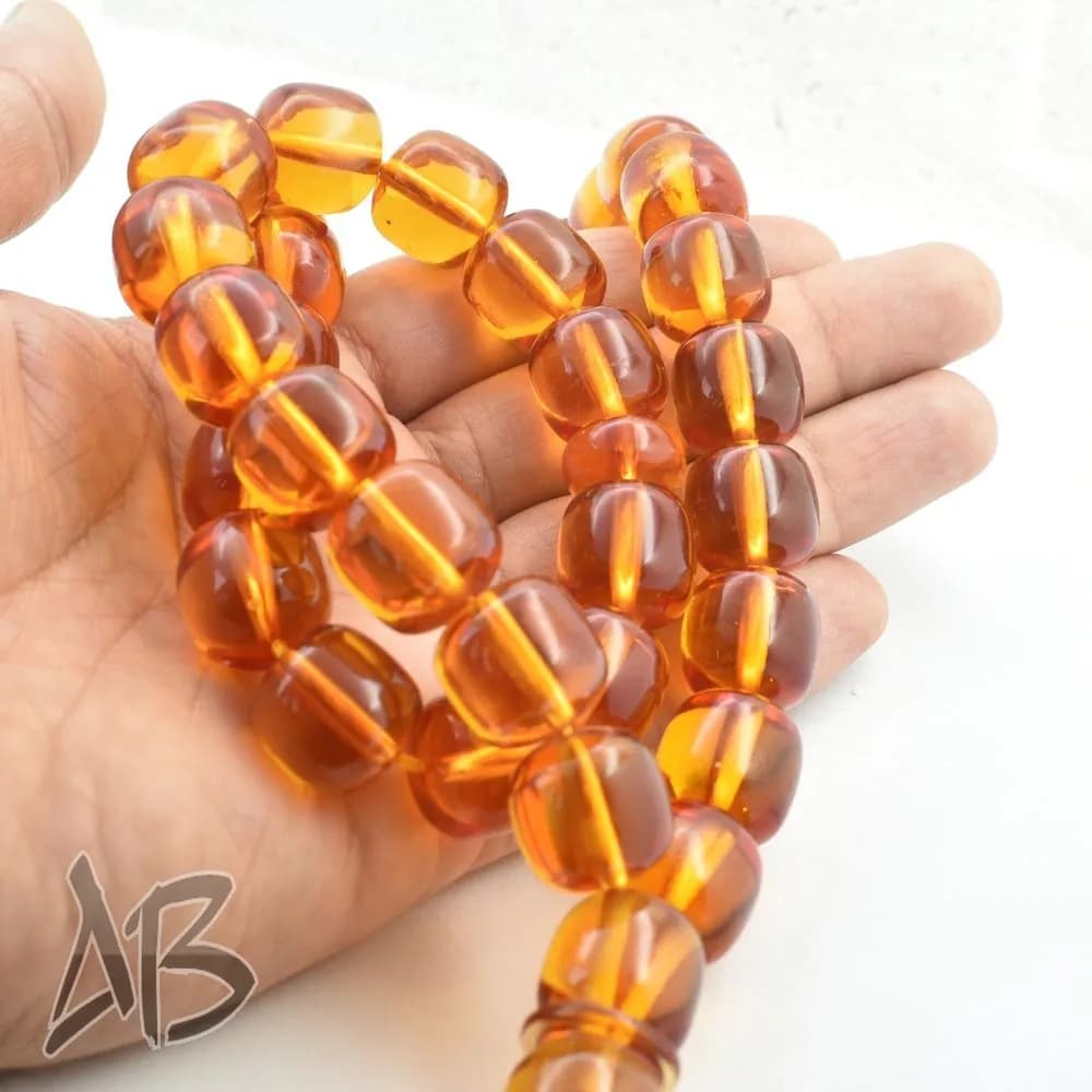 تسبیح سندلوس 33 دانه کد 1052 بودار استوانه‌ای لبه گرد بسیار خوش تراش آقابزرگ — تصویر ۳
