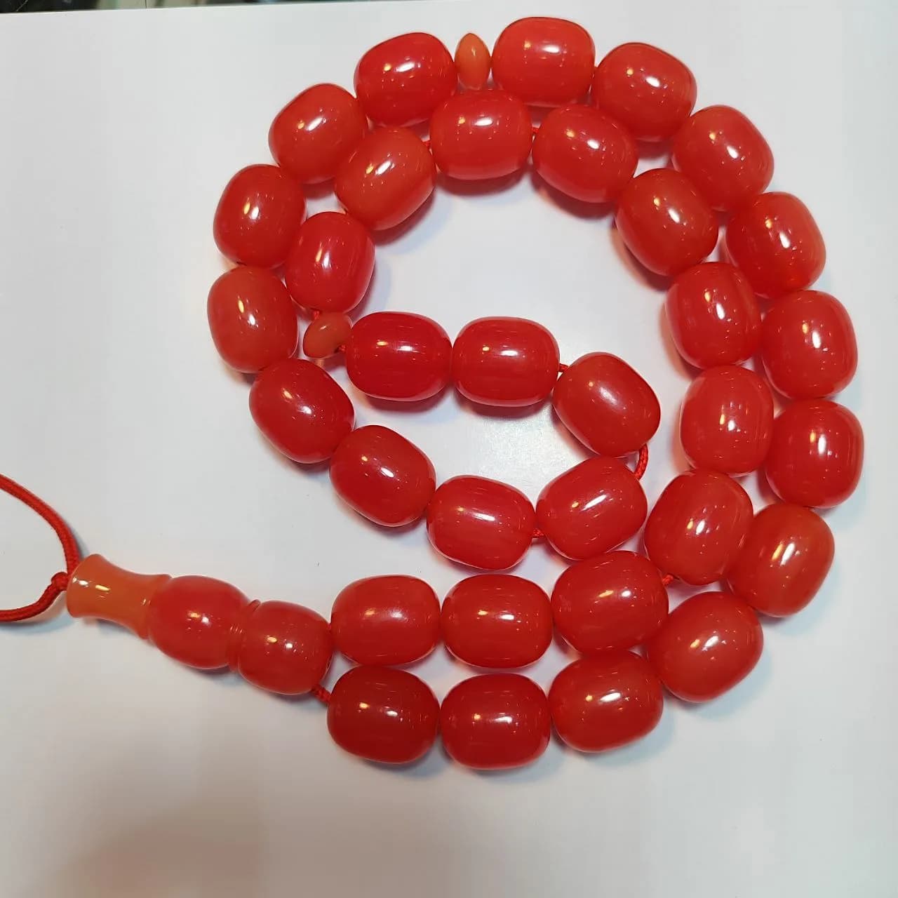تسبیح سندلوس اصل کلکسیونی بودار 33 دانه خربزه‌ای آلمانی (تراش هنگ کنگ) نایاب کد ۱۰۲۵ — تصویر ۵