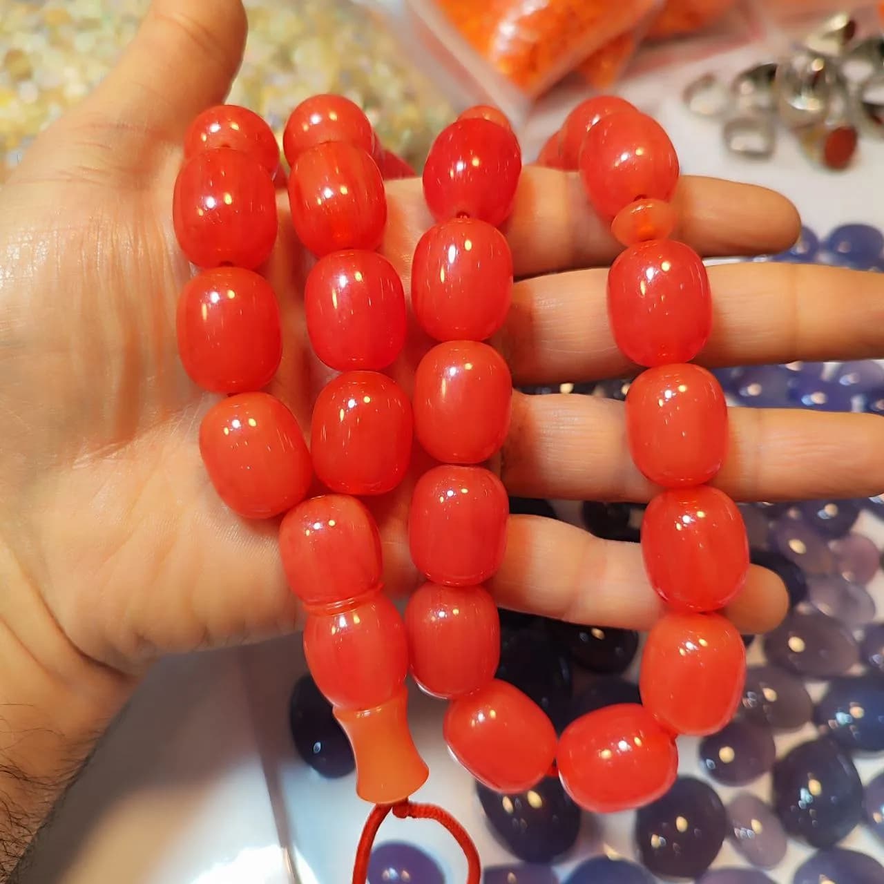تسبیح سندلوس اصل کلکسیونی بودار 33 دانه خربزه‌ای آلمانی (تراش هنگ کنگ) نایاب کد ۱۰۲۵ — تصویر ۶