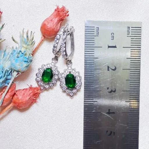 گوشواره نقره زنانه نگین سبز عیار 925 روکش طلا سفید آقابزرگ کد G130 — تصویر ۲