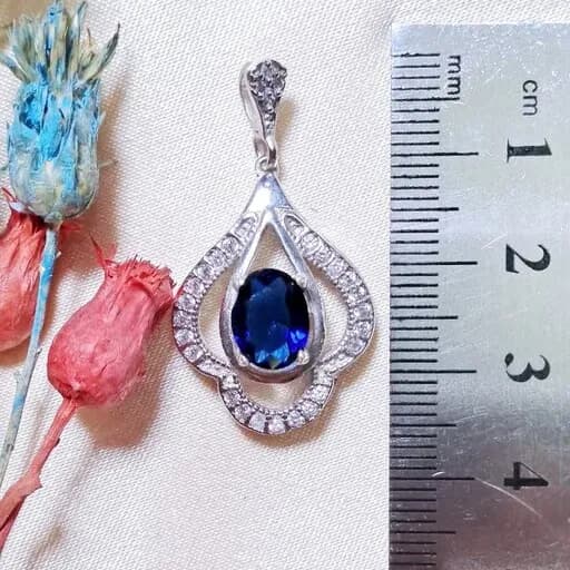 گردنبند نقره نگین آبی زنانه آبکاری طلا سفید عیار 925 آقابزرگ کد Med35 — تصویر ۳