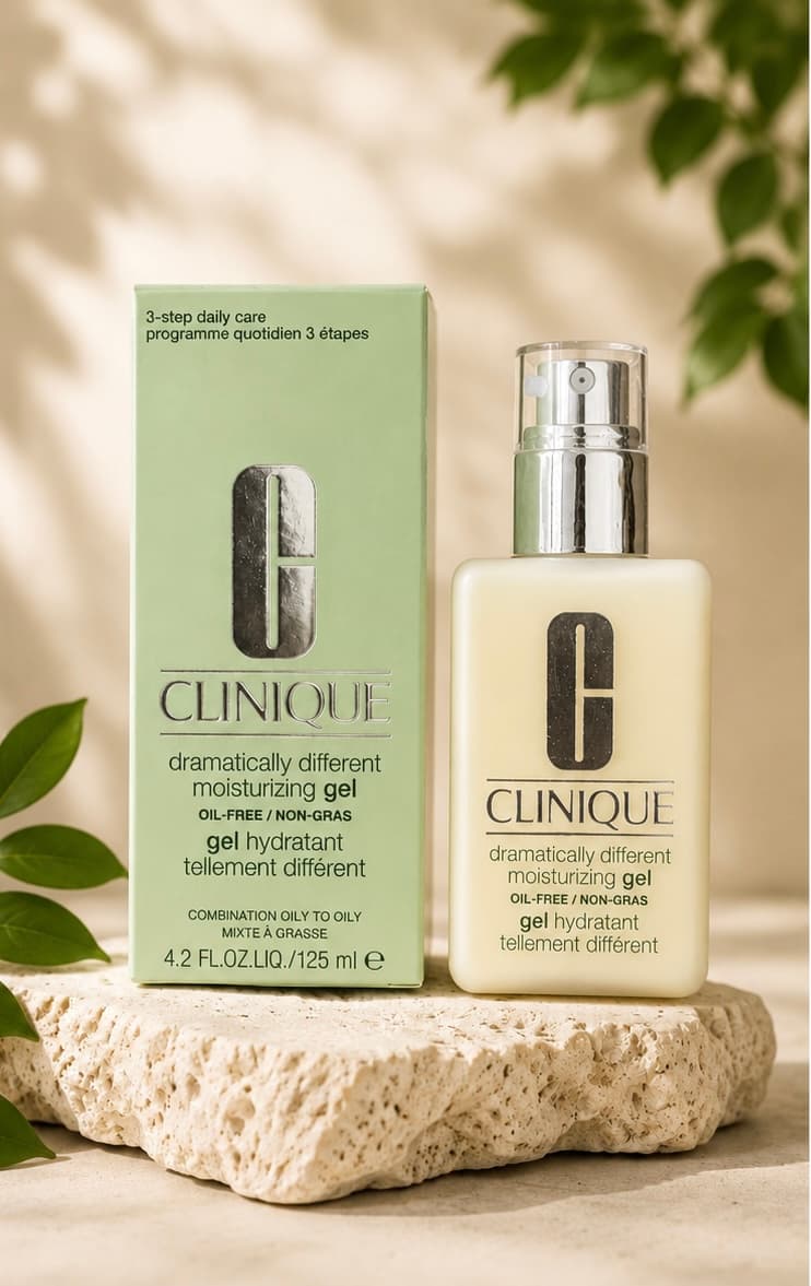 ژل آبرسان و مرطوبکننده کلینیک مدل دراماتیکلی دیفرنت (Dramatically Different Moisturizing Gel)