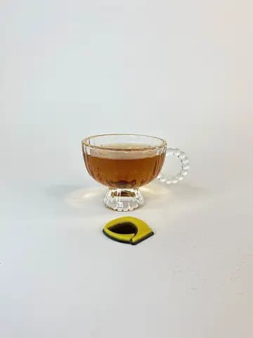 استکان چای خوری بلور شیاردار دسته مرواردیدی لبه طلایی — تصویر ۲