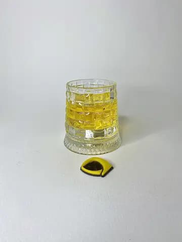 لیوان چرخشی پایه دار طرح مربع