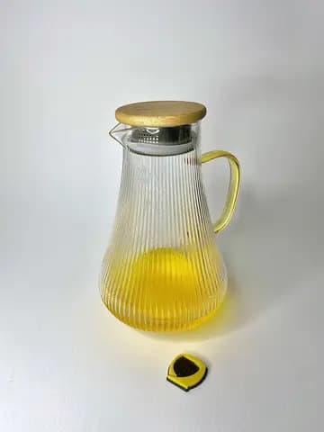 پارچ پیرکس خمره ای شیاردار دسته طلایی 1800 میلی لیتر
