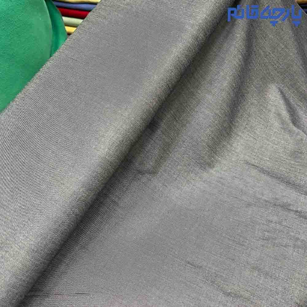 پارچه مردانه پیراهنی ساده تترون تایلندی طرح جین رنگ طوسی ذغالی ۲ رو کد 4575