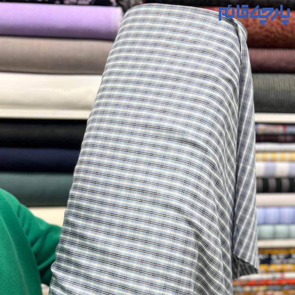 پارچه بهاره و تابستانه وال طرحدار نخ ابریشم کره ای رنگ آبی روشن و قهوه ای چهارخانه ریز کد ۴۳۵۷