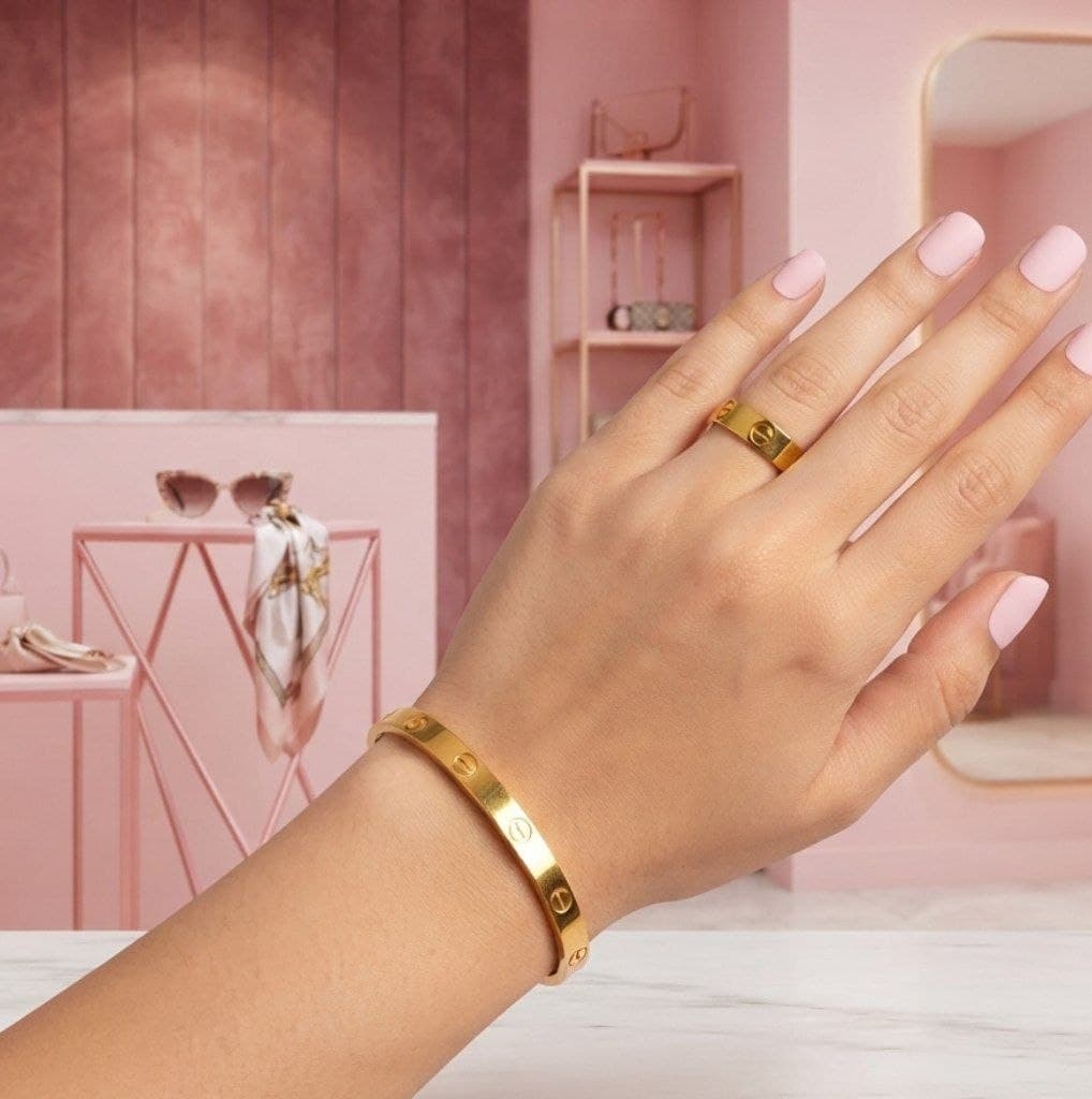 دستبند زنانه کارتیه (Cartier) نگین‌دار استیل رنگ ثابت؛ قیمت و مدل جدید ژوپینگ