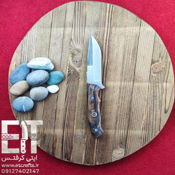 چاقو نک نایف تاکتیکال تک پولاد سفارشی دست ساز زنجان (تیغه فولاد 80CRV2 ، دسته چوب گردو و پین موزاییکی) + غلاف چرم — تصویر ۵