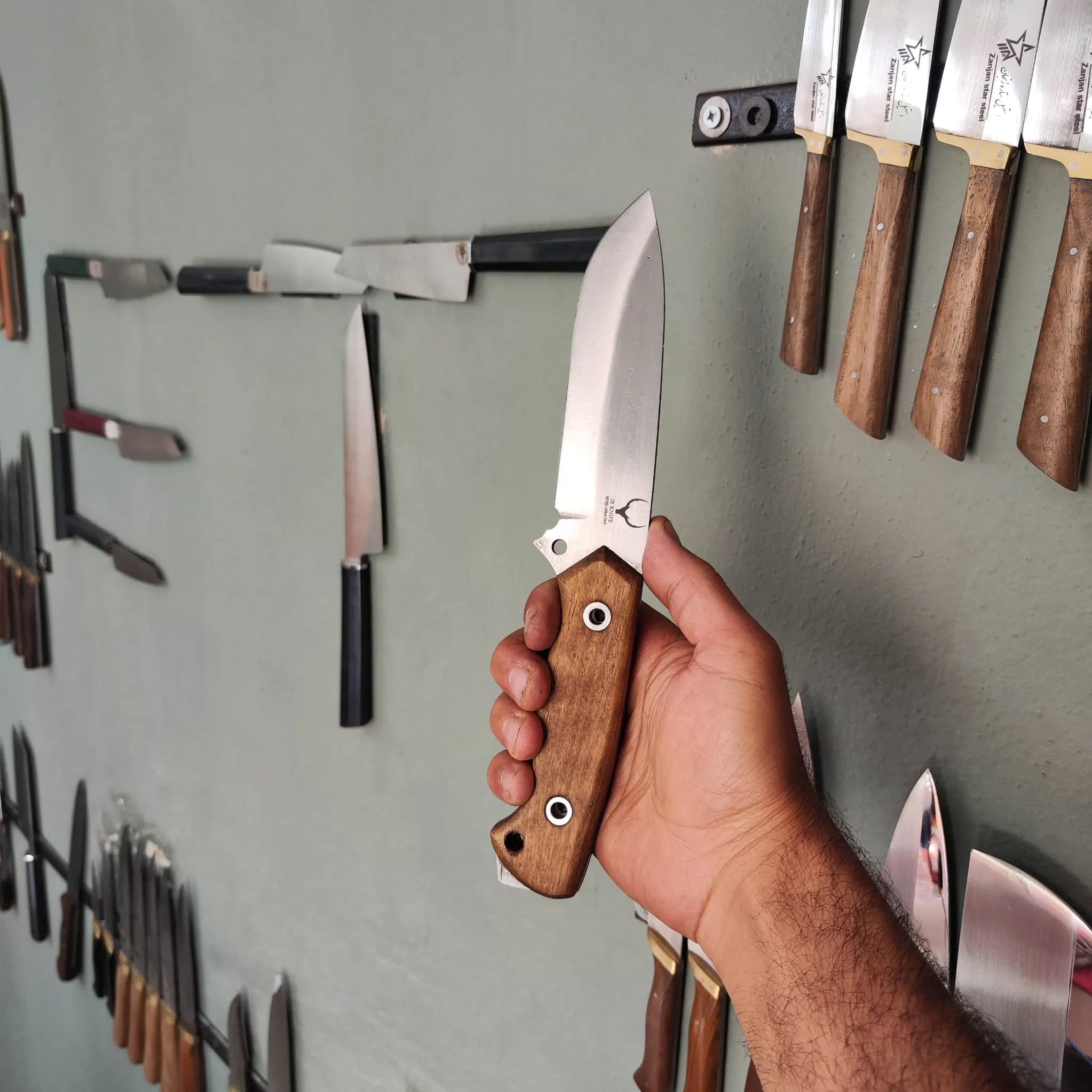 چاقوی بوشکرفت ایران نایف مدل BK2 (فولاد 80CRV2 دو پخ استاد وفی دست ساز زنجان) — تصویر ۳