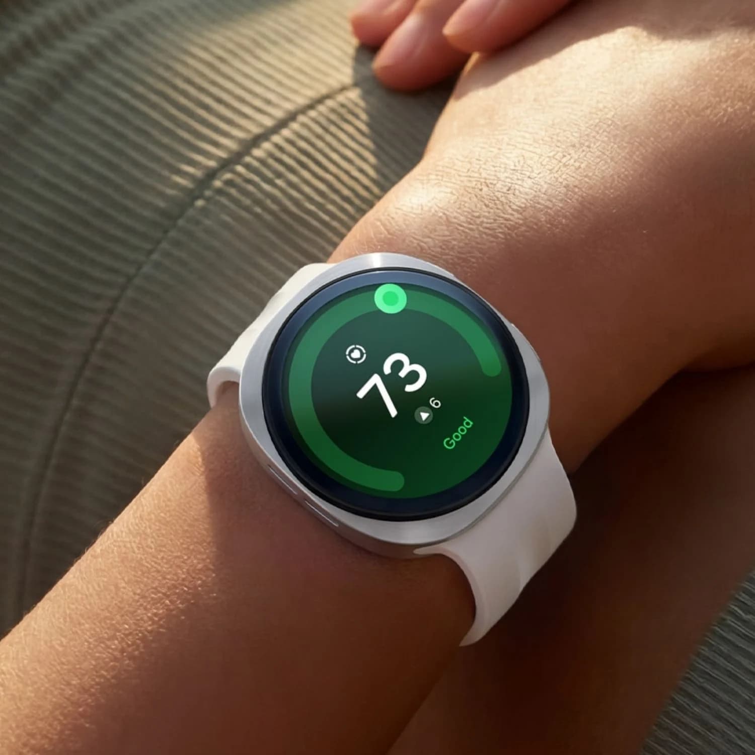 ساعت هوشمند ۴۴ میلی‌متری سامسونگ مدل Galaxy Watch 9 با بند سیلیکونی — تصویر ۸
