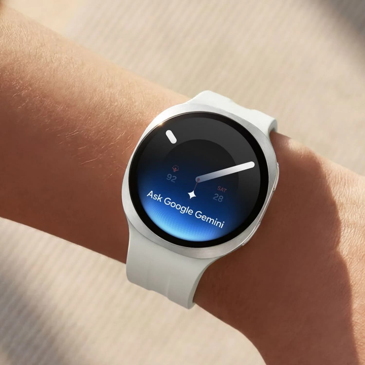 ساعت هوشمند ۴۴ میلی‌متری سامسونگ مدل Galaxy Watch 9 با بند سیلیکونی — تصویر ۵