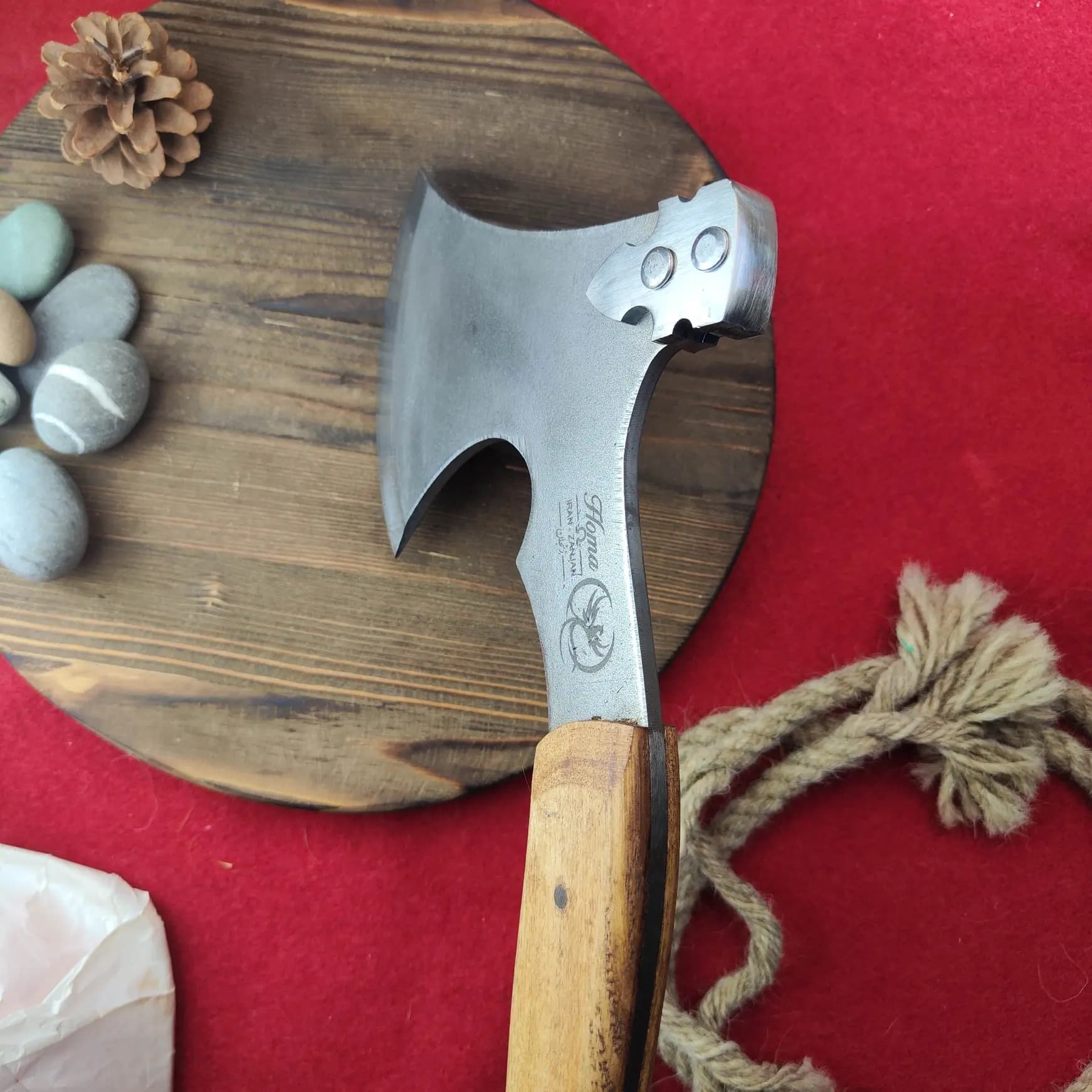 تبر فولادی یکتکه چکشی هما تیغه 80CRV2 (دستساز استاد مقدمی زنجان) — تصویر ۸