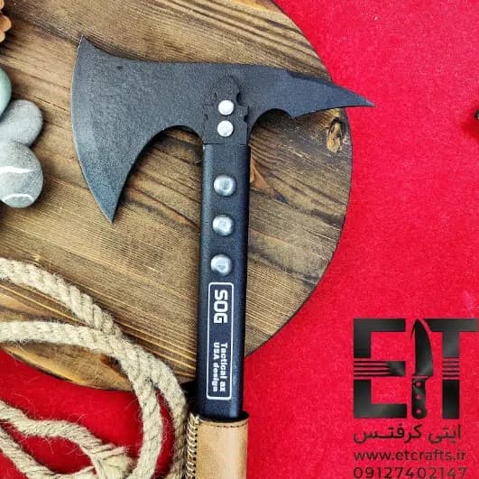 تبر تاکتیکال فولادی طرح SOG (تیغه و دسته فولاد CK60 رنگ کوره با یخ‌شکن و غلاف) دست ساز زنجان — تصویر ۴