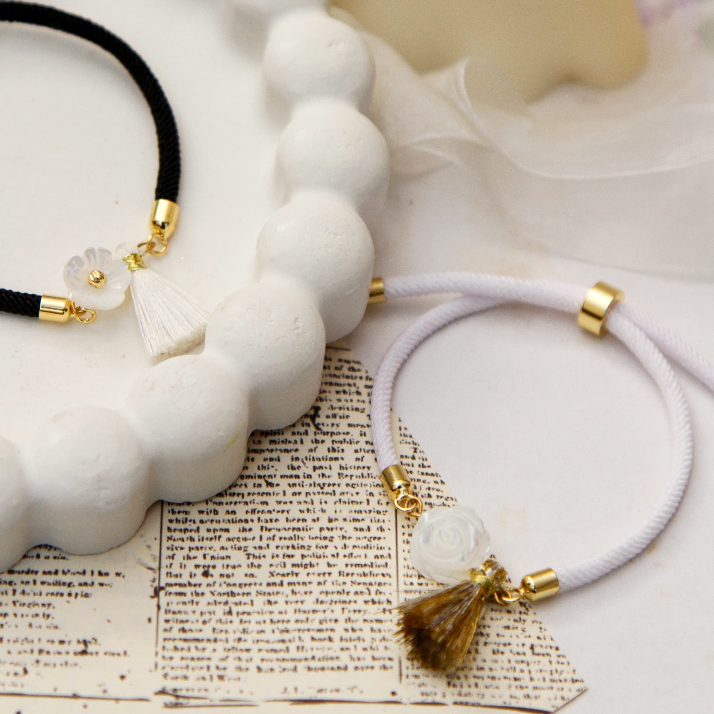 دستبند گل صدف طبیعی