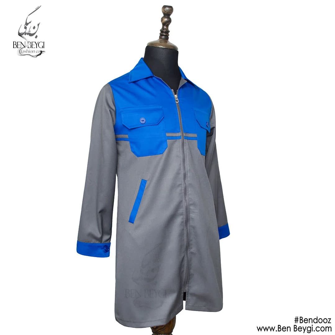 مانتو شلوار کار زنانه پارچه کجراه رنگ طوسی خرج کار آبی نوار دوزی قد 95 کد 23806 — تصویر ۲