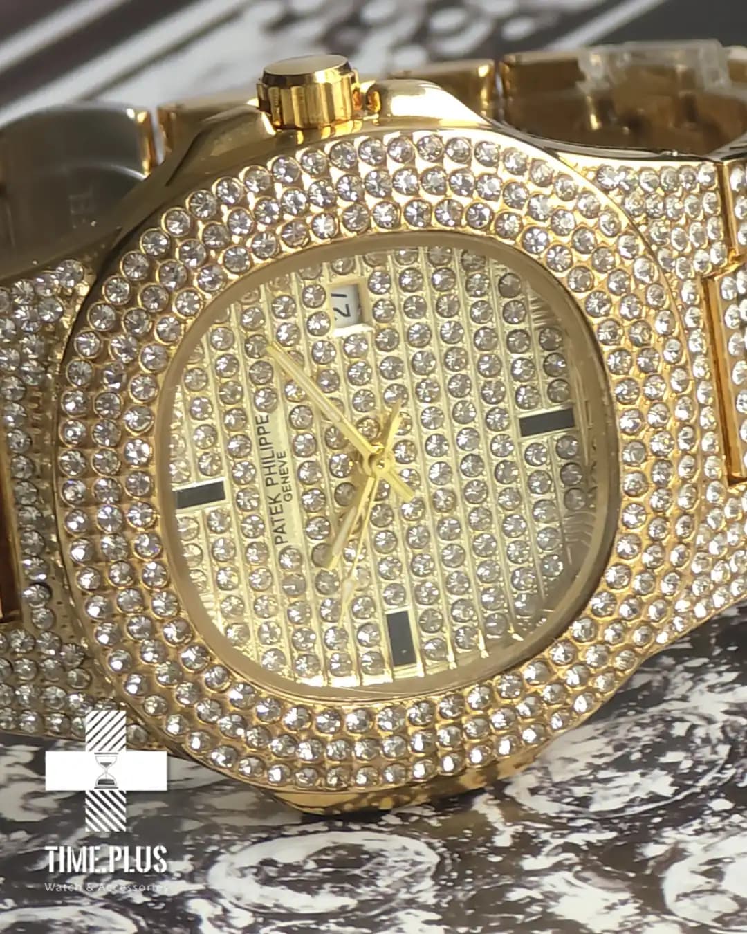 ساعت Patek Philippe مردانه مدل Nautilus طلایی — تصویر ۴