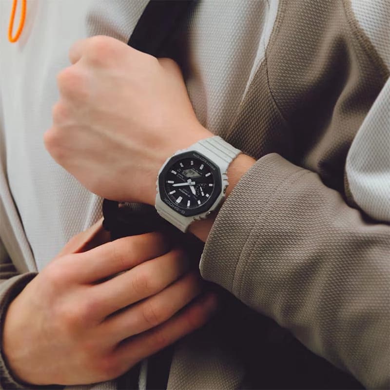 ساعت مچی مردانه کاسیو G-Shock مدل GA-B2100LUU-5ADR — تصویر ۴