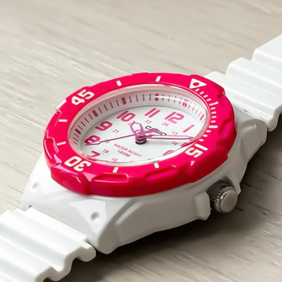 ساعت مچی زنانه کاسیو مدل CASIO-LRW-200H-4B — تصویر ۱۰