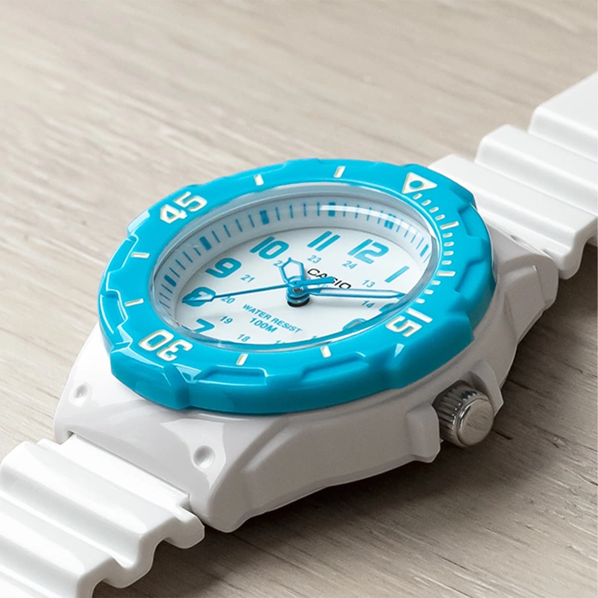 ساعت مچی زنانه کاسیو مدل CASIO-LRW-200H-2B — تصویر ۵