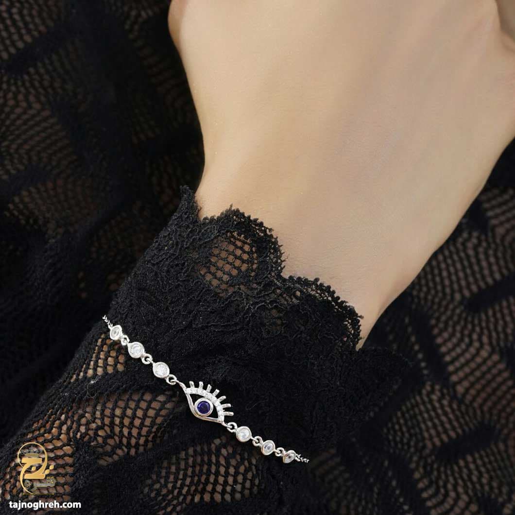 دستبند نقره زنجیری زنانه طرح چشم نظر مدل DSW D33 — تصویر ۳