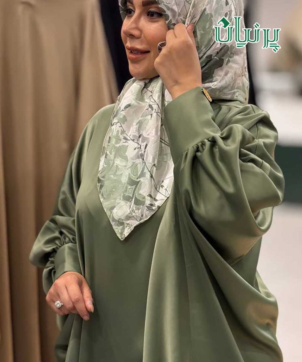 مانتو عبا ساتن کریشه سبز پاستلی — تصویر ۲
