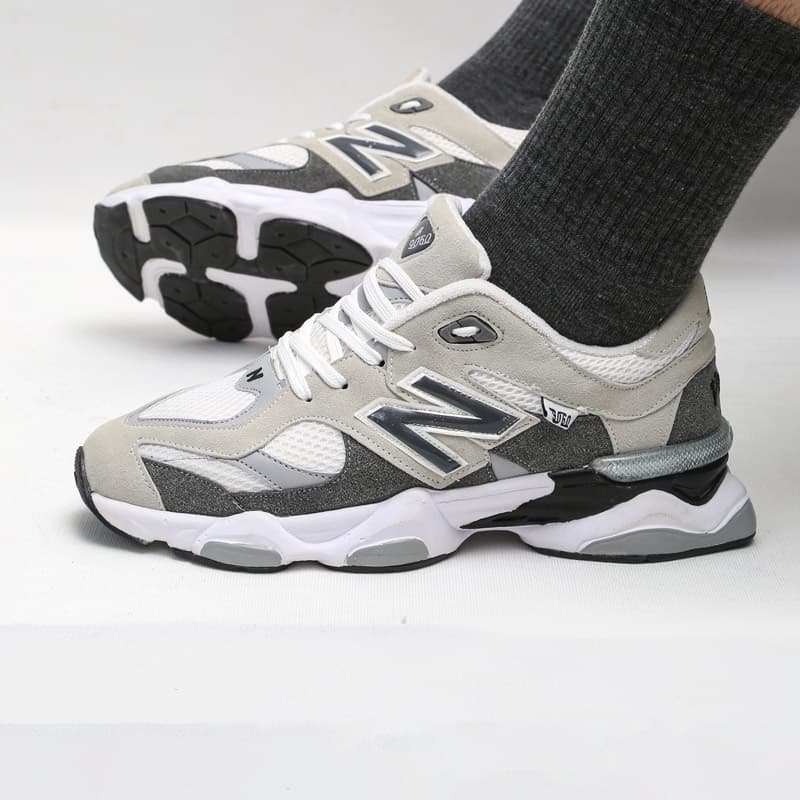 کفش و کتانی مردانه مدل نیوبالانس 9060 NEW BALANCE رنگ سفید طوسی کد 89255 — تصویر ۲