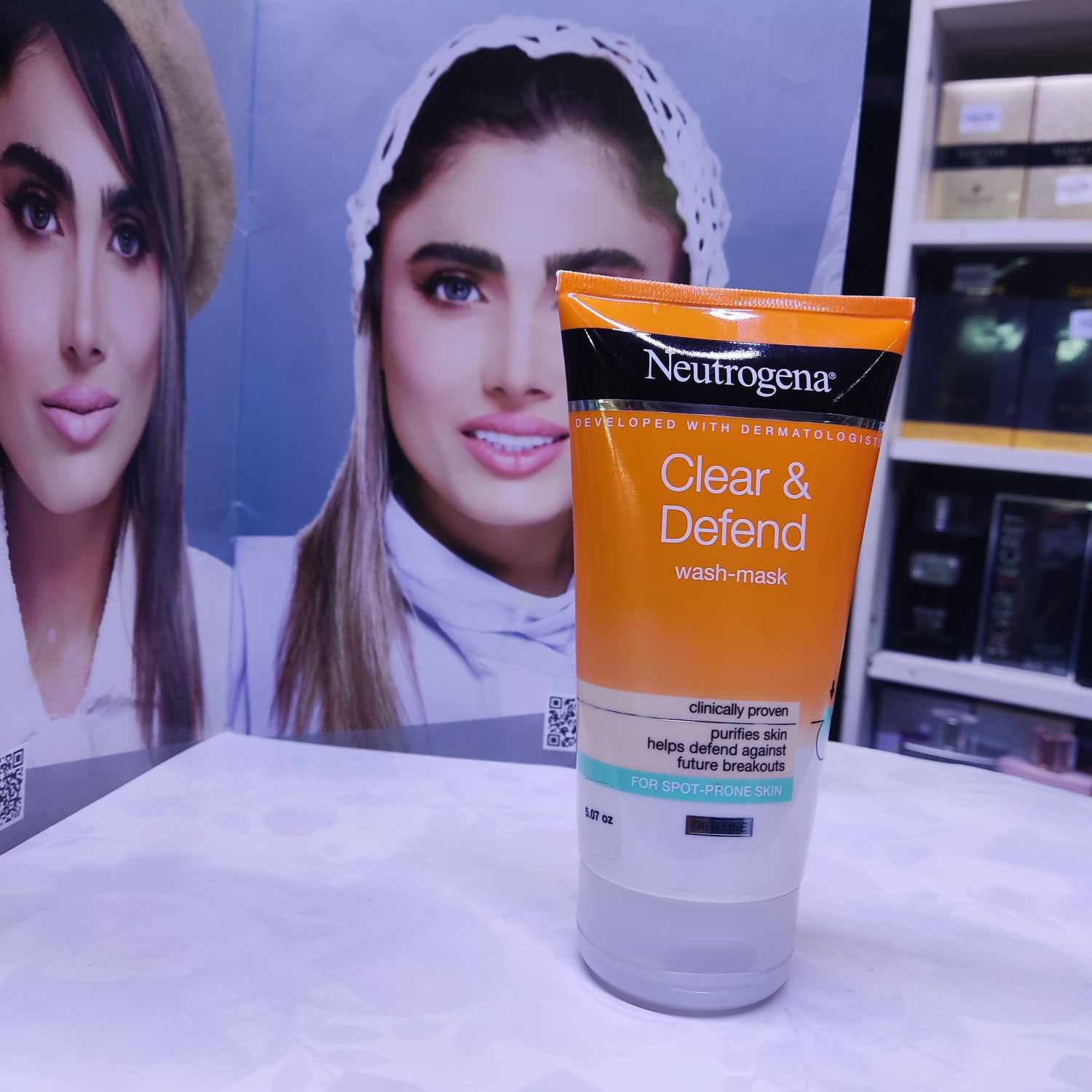 اسکراب لایه بردار پوست نوتروژینا مدل Clear & Defend حجم 150 میلی لیتر — تصویر ۳