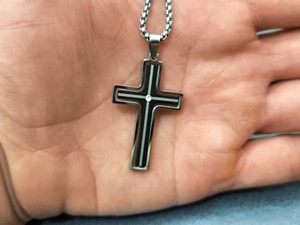 گردنبند مینیمالی صلیب | نماد معنویت — تصویر ۴