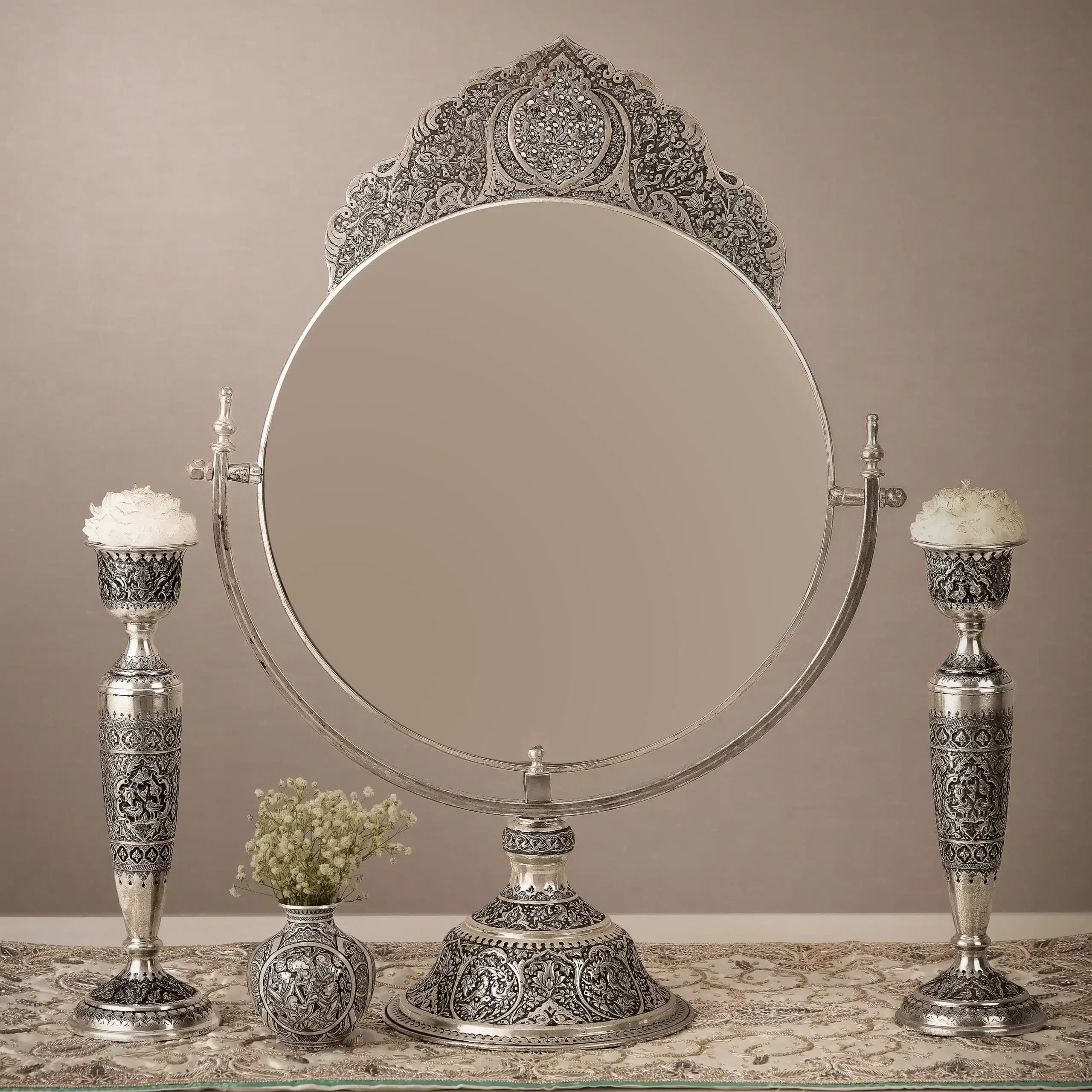 ست آینه نقره گهواره ای تاجدار و شمعدان تک شاخه گل و مرغ