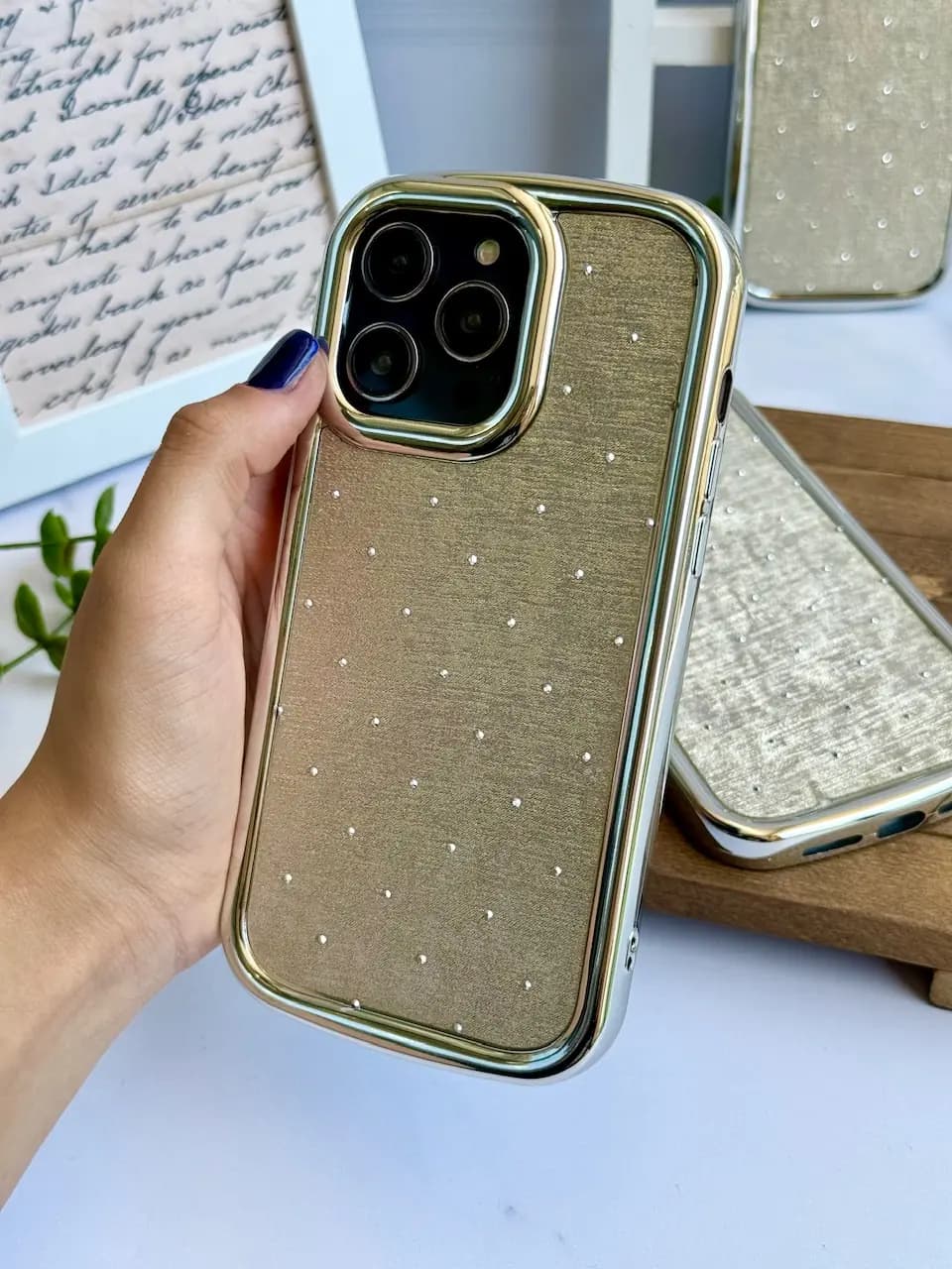 قاب پارچه ای بژ — تصویر ۲