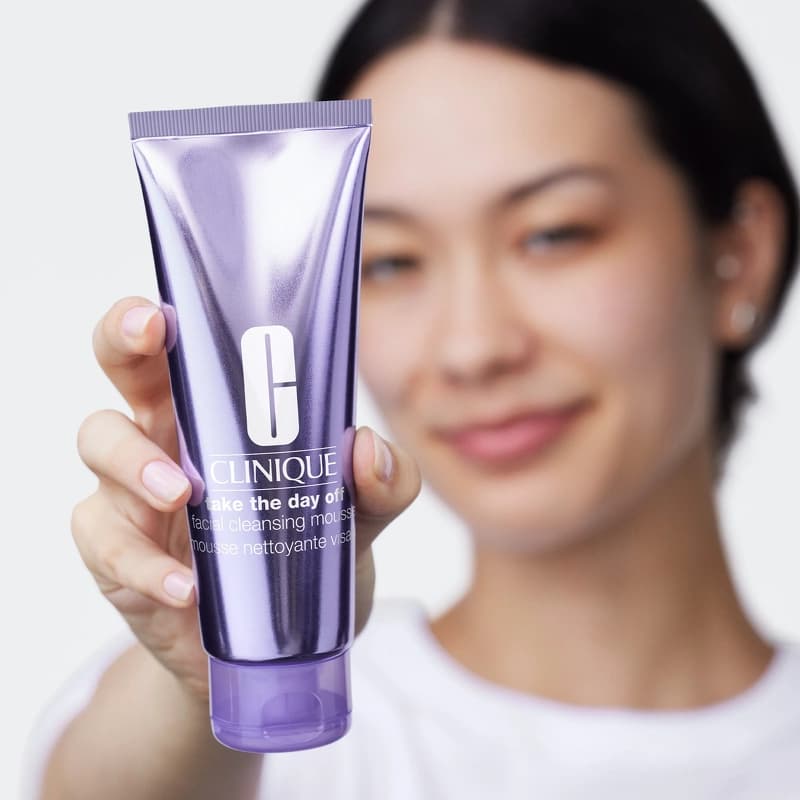 فوم پاک کننده میکاپ و شوینده صورت کلینیک Take The Day Off™ Facial Cleansing Mousse clinique — تصویر ۴