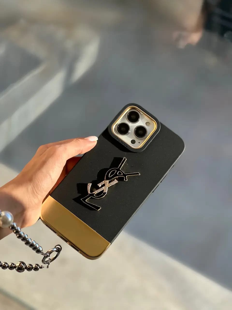 قاب GOLD YSL با آویز — تصویر ۶