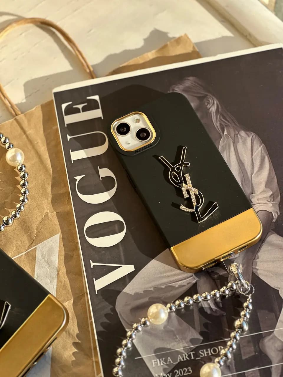 قاب GOLD YSL با آویز — تصویر ۴