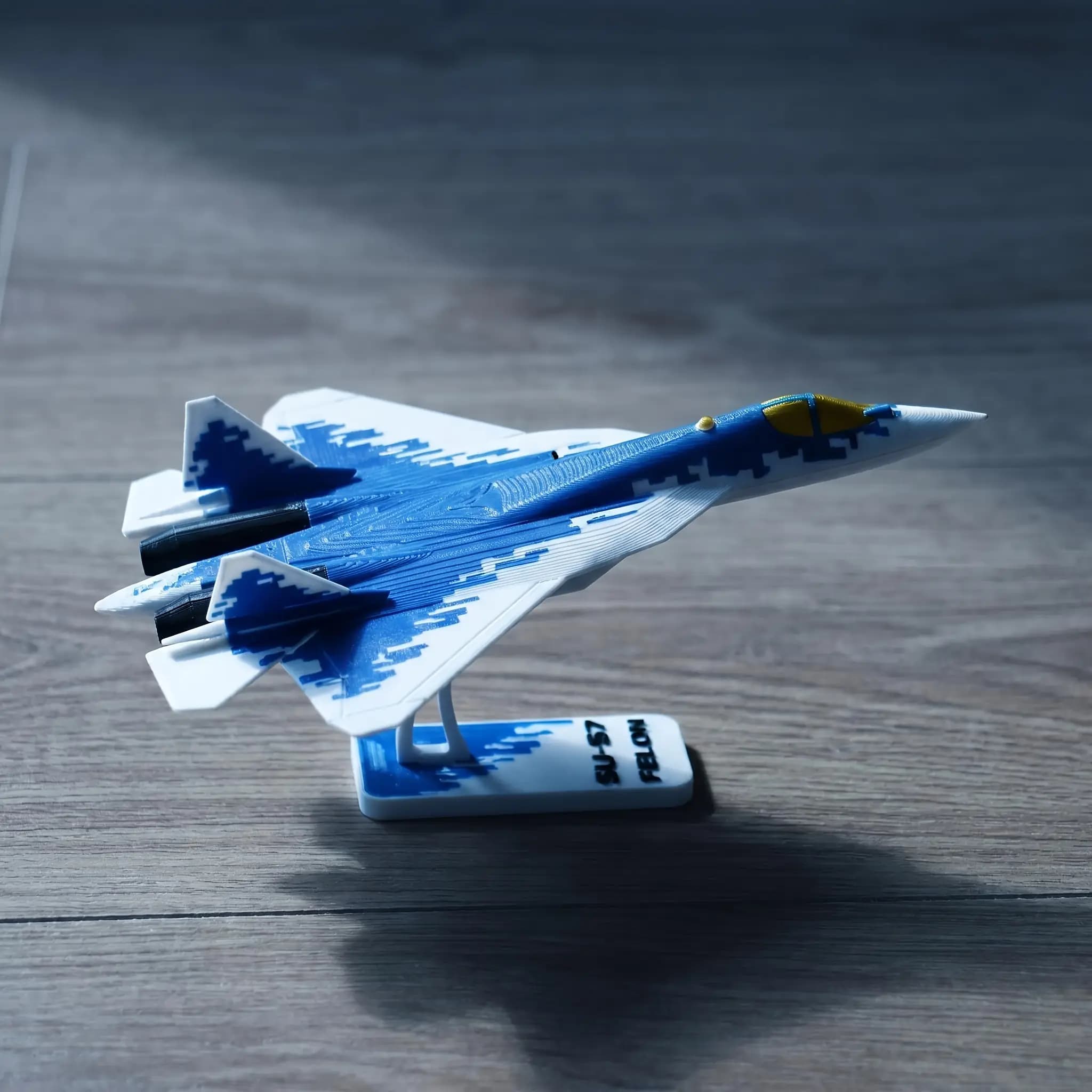 مدل آویز و تزیینی جت جنگنده SU-57 — تصویر ۵