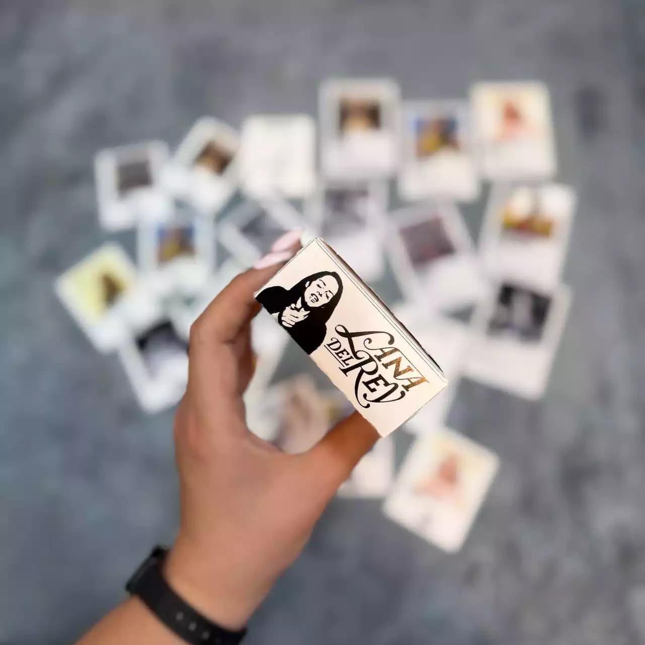 پک سیگار سورپرایز لانا دل ری CIGGERETTE LANA DEL REY — تصویر ۸
