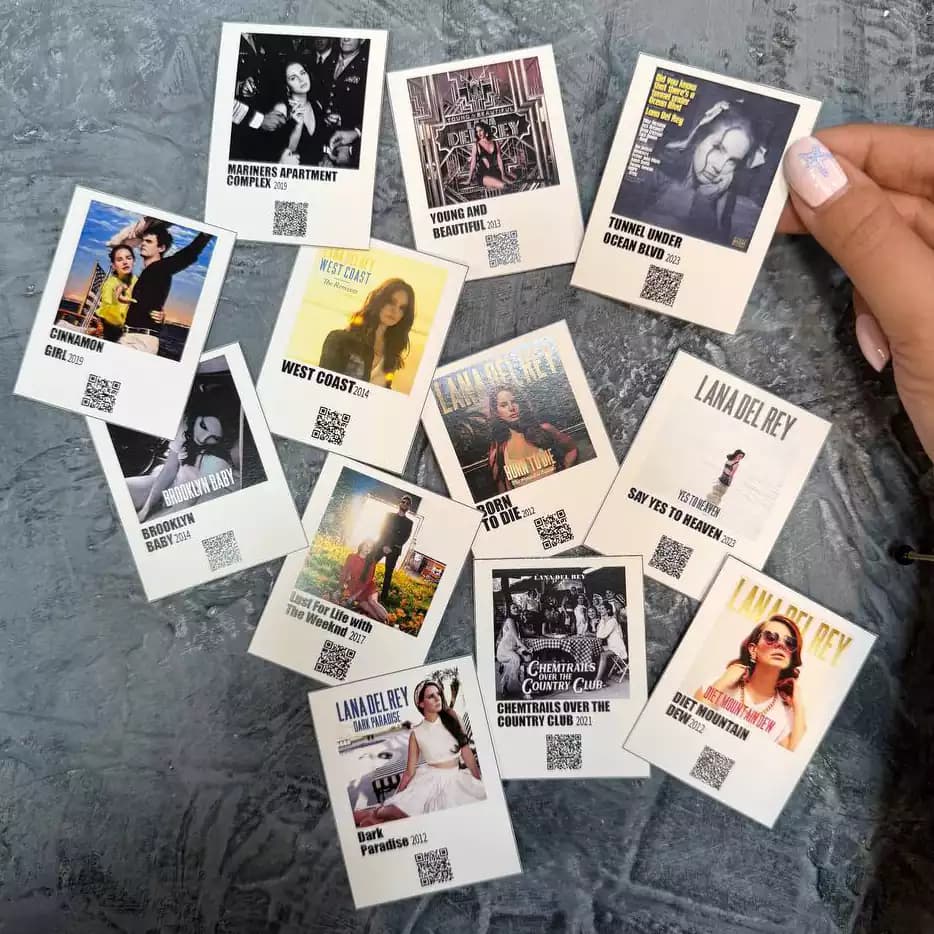 پک سیگار سورپرایز لانا دل ری CIGGERETTE LANA DEL REY — تصویر ۶