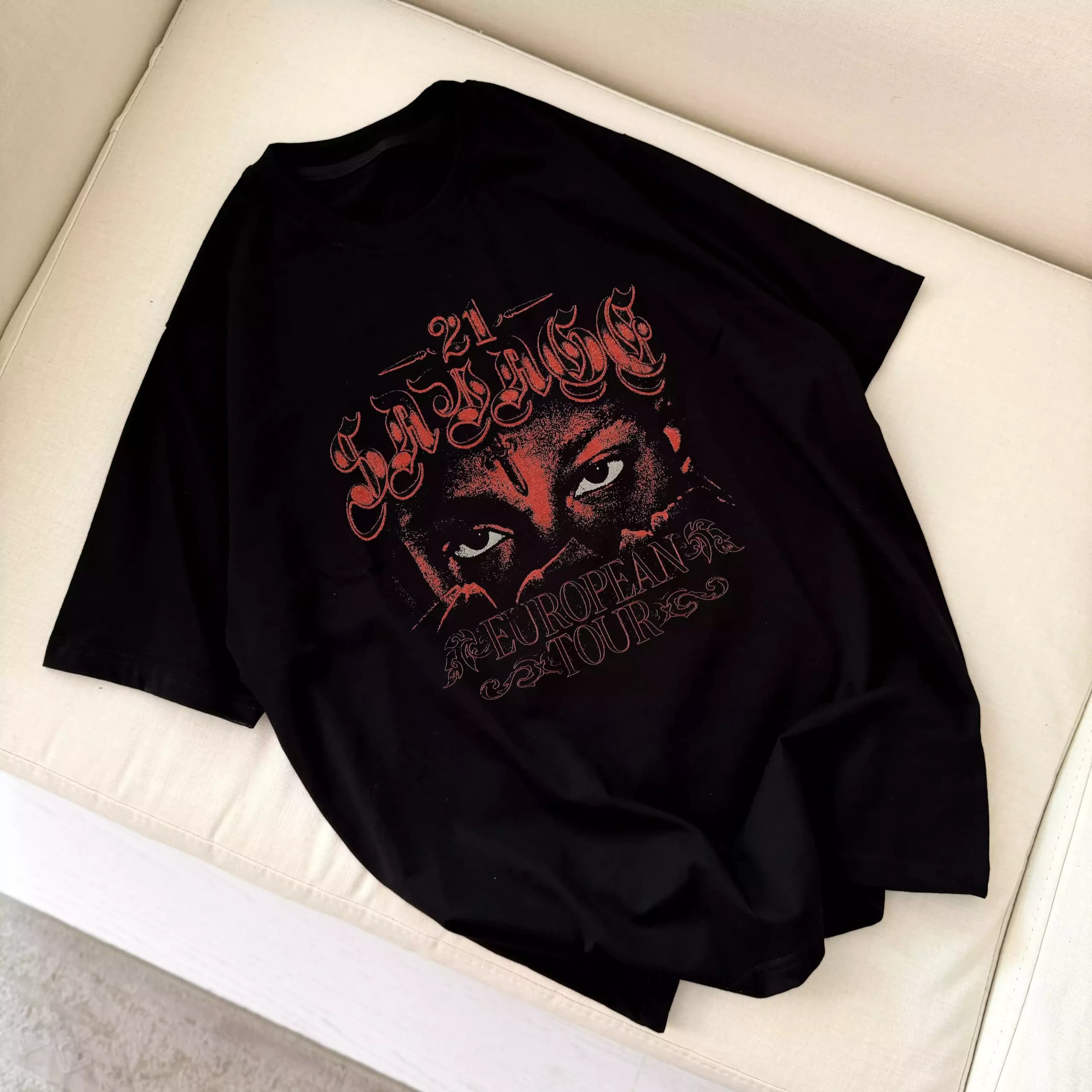 تیشرت نخ پنبه طرح 21SAVAGE EUROPEAN TOUR — تصویر ۲
