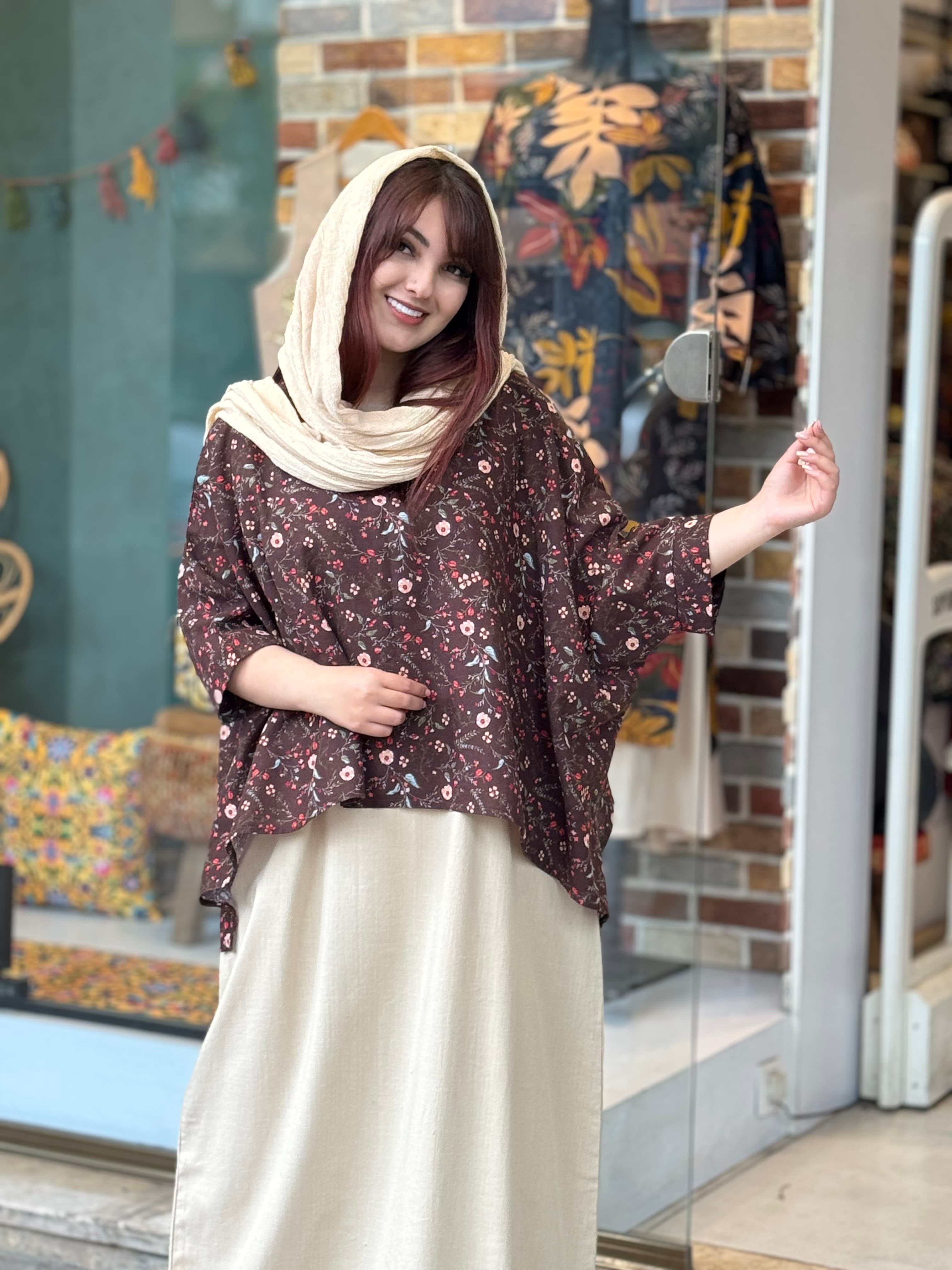 کراپ میم قهوه ای گل ریز — تصویر ۳