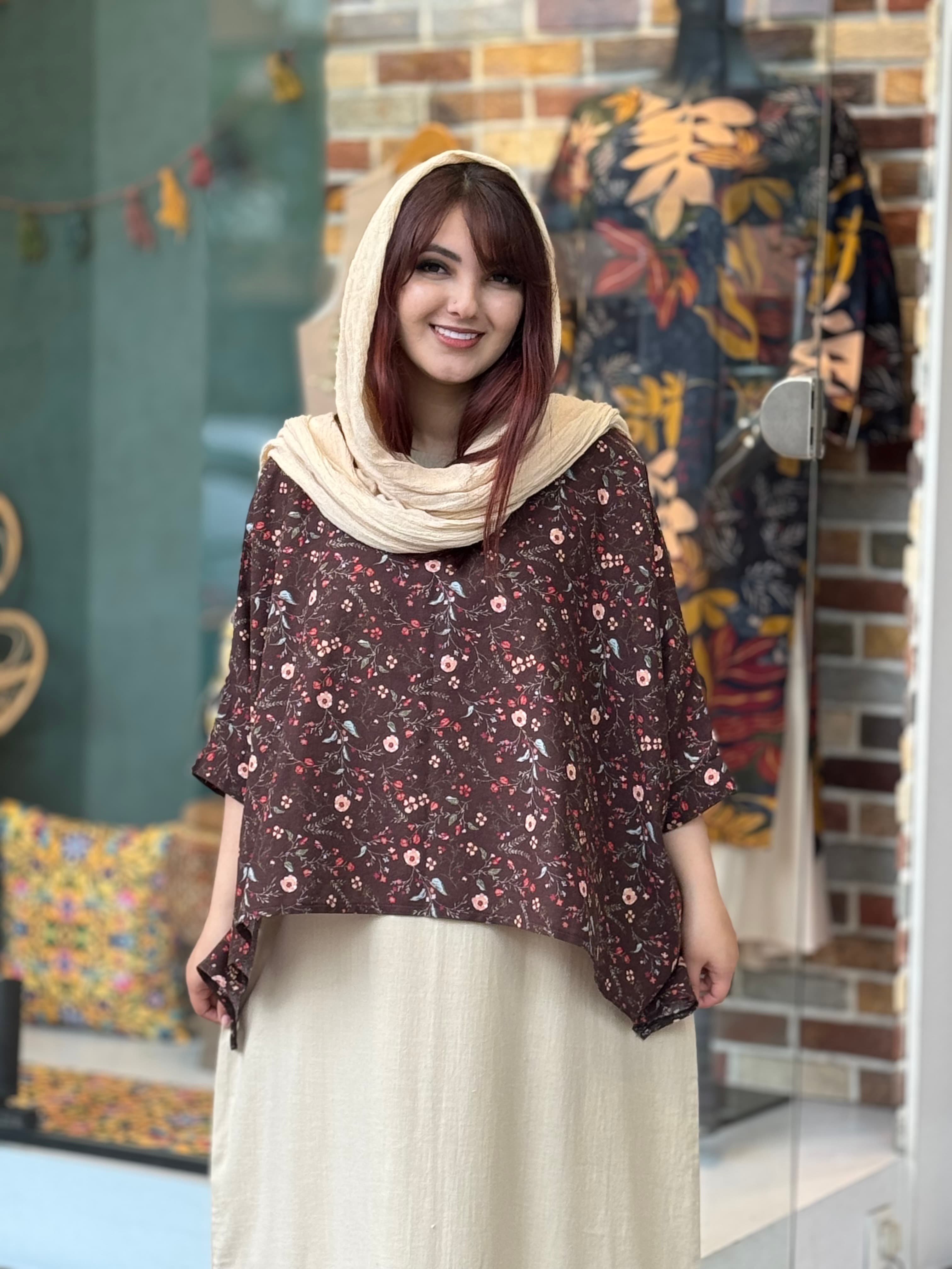 کراپ میم قهوه ای گل ریز