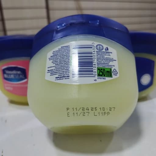 مرطوب کننده ملایم ژلی بلوسیل وازلین آلوئهورا مدل Aloe Fresh حجم 250 میلی لیتر شهریار طب درگهان — تصویر ۳