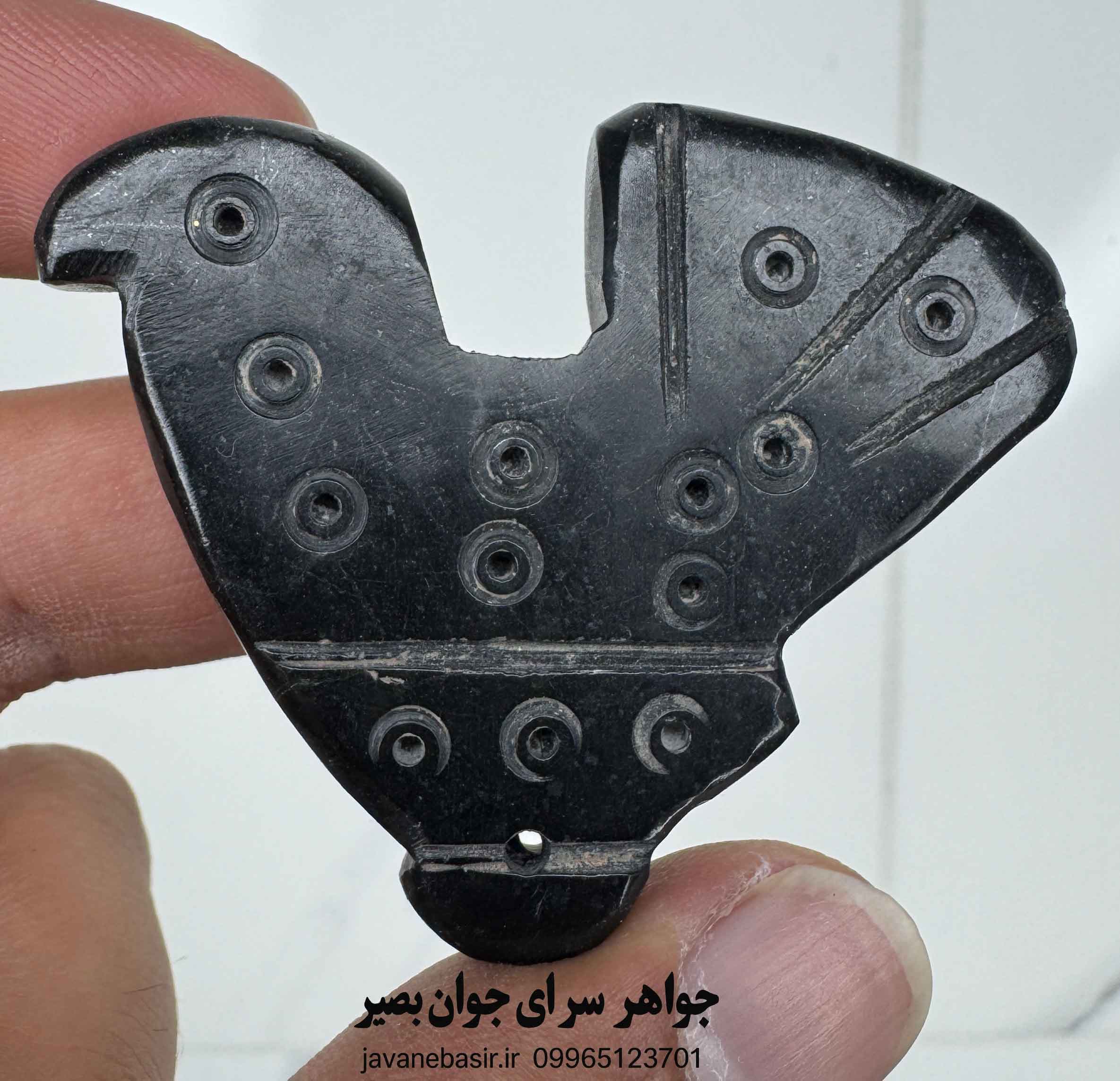 یشم نایاب کهنه افغان با نقش پرنده